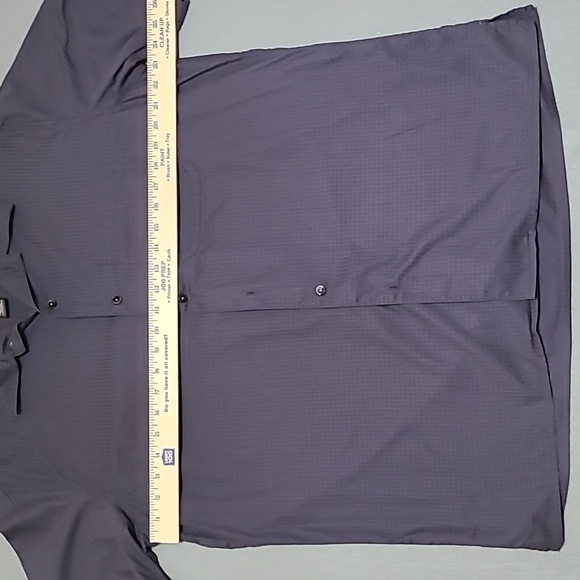 Banana Republic Men's Gray Textured 100% Cotton Button Down Shirt - Size Medium - Picture 14 of 15